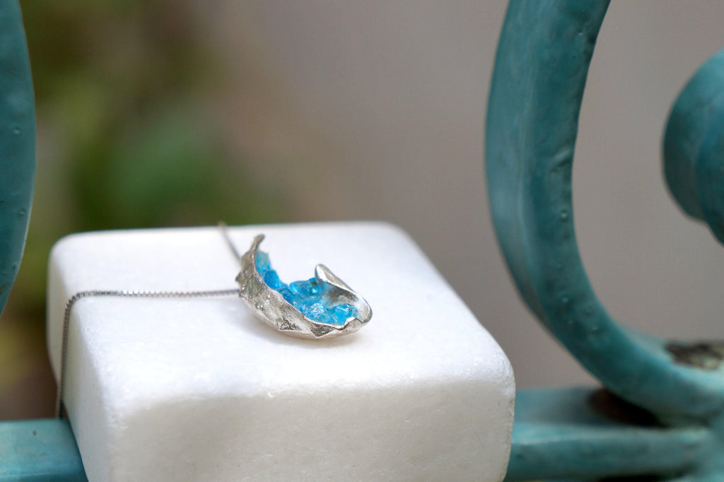 Gold Sea Shell Necklace with Blue Murano Glass, Gold-Plated Sterling Silver Jewelry, Gold Pendant, Gift for Her, Birthday Gift for Women